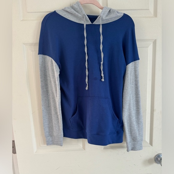 Amazon basics color block sweatshirt women’s medium - Picture 1 of 5